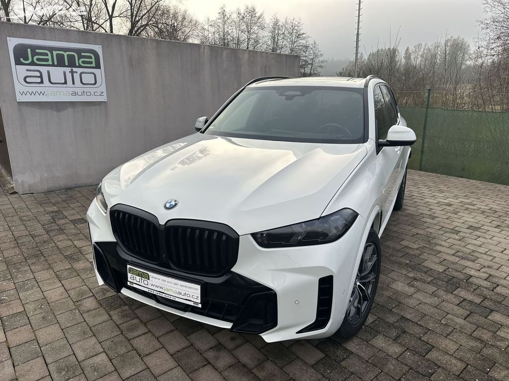 BMW X5 30d 210kW xDrive Mpaket MASÁŽE