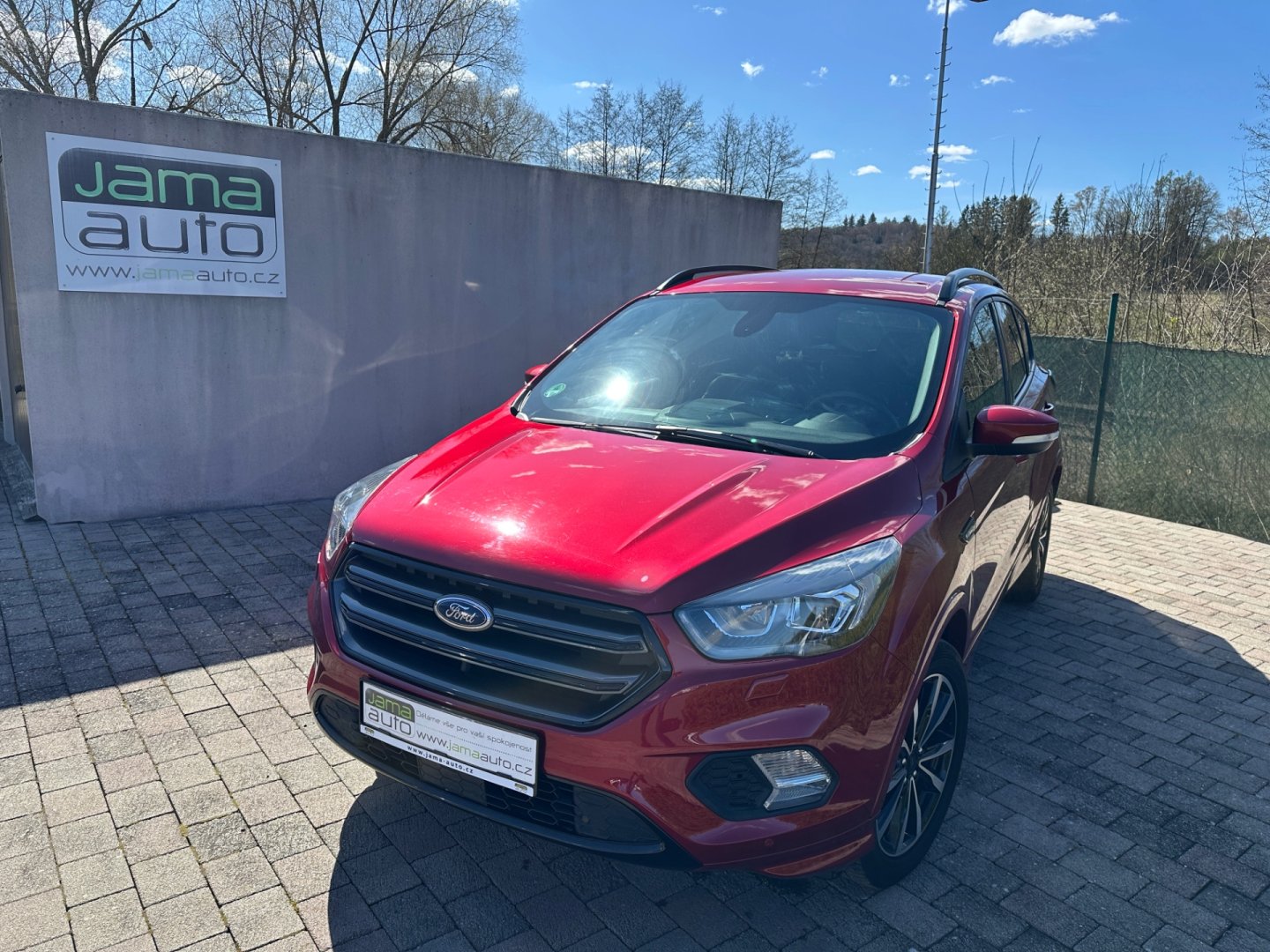Ford Kuga 1,5 110kW ST-LINE TAŽNÉ 1.MAJ