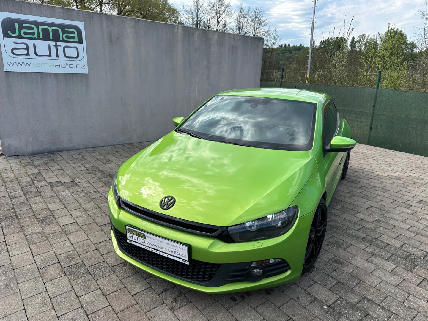 Volkswagen Scirocco 2,0TSI 155kW DSG SPORT SERVISK
