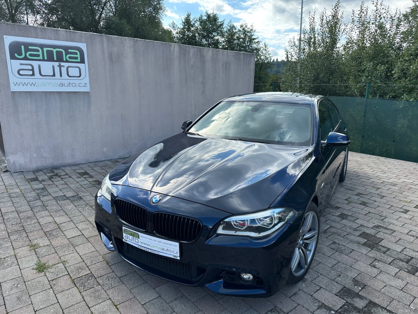 BMW Řada 5 550i 331kW M-PACKET ZADOKOLKA
